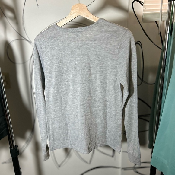 M&M Gray Long Sleeve Shirt with Rainbow Design Size Women’s Medium - Picture 4 of 5